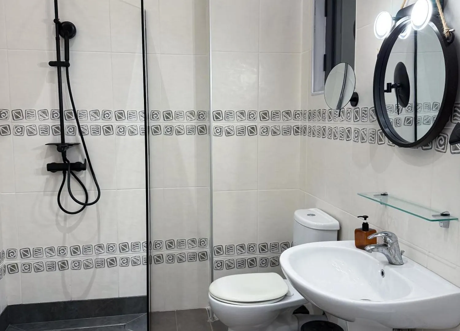 Azure Serenity Suites 11 Sarandë