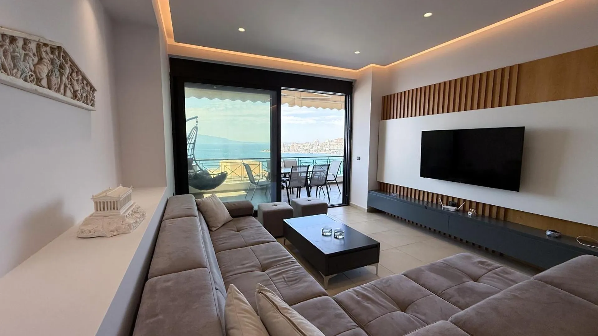 Azure Serenity Suites 11 Sarandë